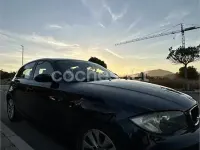 Usado BMW 118 122 CV (89 kW) 2007 Negro Utilitario