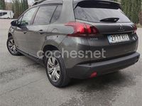 Usado Peugeot 2008 Style 100 CV (73 kW) 2017 Gris / plata SUV