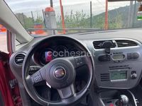 Usado Seat Leon Stylance 105 CV (77 kW) 2007 Granate Utilitario