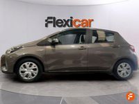 Usado Toyota Yaris Hybrid Active 100 CV (73 kW) 2022 Marrón