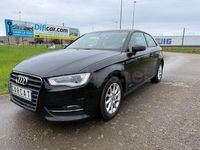 Usado Audi A3 Attraction 110 CV (80 kW) 2015 Negro Berlina