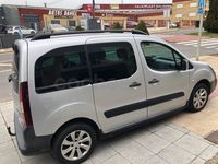 Usado Peugeot Partner Tepee Outdoor 100 CV (73 kW) 2016 Gris / plata Monovolumen