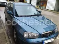 Usado Hyundai Elantra GLS 112 CV (82 kW) 2002 Verde Berlina
