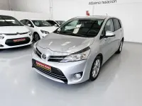Usado Toyota Verso Comfort 112 CV (82 kW) 2014 Gris / plata Monovolumen