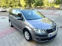 Usado VW Touran Advance 105 CV (77 kW) 2010 Gris / plata Monovolumen
