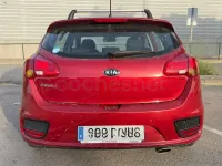 Używany Kia Ceed 100 KM (73 kW) 2016 Czerwony Hatchback