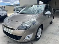 Usado Renault Grand Scénic II Dynamique 105 CV (77 kW) 2009 Beige Monovolumen