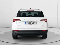 Usado Skoda Karoq Ambition 150 CV (110 kW) 2022 Blanco SUV