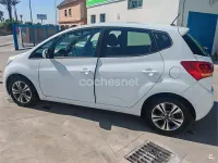 Usado Kia Venga 90 CV (66 kW) 2017 Blanco Utilitario