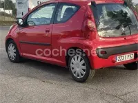 Usado Peugeot 107 Urban Move 68 CV (50 kW) 2007 Rojo Utilitario