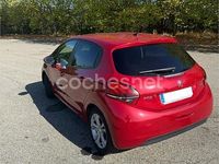 Usado Peugeot 208 Style 82 CV (60 kW) 2016 Rojo Utilitario