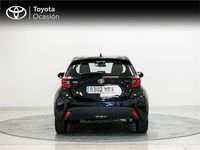 Usado Toyota Yaris Hybrid Active 116 CV (85 kW) 2025 Negro