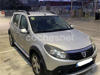 Usado Dacia Sandero Stepway 90 CV (66 kW) 2012 Gris / plata Berlina
