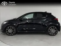 Usado Toyota Yaris Hybrid Sport 131 CV (96 kW) 2025 Negro azabache Berlina