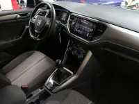 Usado VW T-Roc Advance 110 CV (80 kW) 2021 Azul SUV