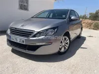 Usado Peugeot 308 Active 120 CV (88 kW) 2015 Gris / plata Berlina