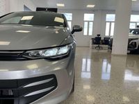 Usado VW Golf VIII 116 CV (85 kW) 2025 Gris Utilitario