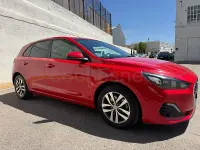 Usado Hyundai i30 120 CV (88 kW) 2020 Rojo Berlina