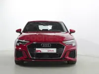 Usado Audi A3 150 CV (110 kW) 2023 Rojo Berlina