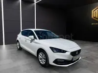 Usado Seat Leon Style 130 CV (95 kW) 2022 Blanco Berlina