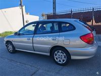 Usado Kia Rio 98 CV (72 kW) 2002 Beige Berlina