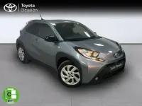 Begagnad Toyota Aygo X-play 69 HK (50 kW) 2024 Blå