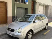 Usado VW Polo Trendline 75 CV (55 kW) 2003 Gris / plata Berlina