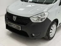 Usado Dacia Dokker Essentiel 95 CV (69 kW) 2021 Blanco Monovolumen