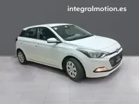 Usado Hyundai i20 Style 100 CV (73 kW) 2016 Blanco