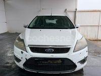 Usado Ford Focus Trend 109 CV (80 kW) 2009 Blanco Berlina