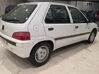 Usado Peugeot 106 60 CV (44 kW) 1997 Blanco Utilitario