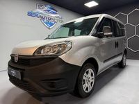 Usado Fiat Doblò Easy 90 CV (66 kW) 2016 Gris / plata Monovolumen