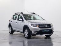Usado Dacia Sandero Stepway 90 CV (66 kW) 2013 Gris / plata Berlina