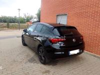 Usado Opel Astra 110 CV (80 kW) 2019 Negro Berlina