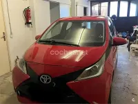Usado Toyota Aygo X-cite 69 CV (50 kW) 2017 Rojo Utilitario