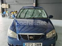 Usado Kia Cerato 112 CV (82 kW) 2005 Azul Berlina