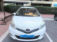 Usado Toyota Yaris Active 69 CV (50 kW) 2012 Blanco Utilitario