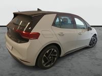 Usado VW ID.3 Pro 106 kW (145 CV) 2023 Blanco glaciar metalizado con techo negro Utilitario