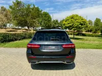 Usado Mercedes E220 194 CV (142 kW) 2022 Gris / plata Familiar