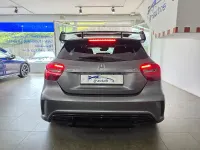 Usado Mercedes A45 AMG 381 CV (280 kW) 2017 Gris / plata Utilitario
