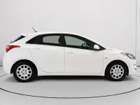 Usado Hyundai i30 100 CV (73 kW) 2013 Blanco Berlina