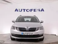 Usado Skoda Octavia Ambition 130 CV (95 kW) 2020 Plateado Familiar