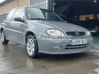 Usado Citroën Saxo 90 CV (66 kW) 2001 Gris / plata Utilitario
