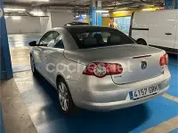 Usado VW Eos 160 CV (117 kW) 2009 Gris / plata Descapotable