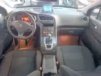 Usado Peugeot 5008 Allure 150 CV (110 kW) 2012 Gris Monovolumen