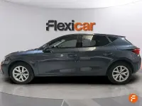 Usado Seat Leon Style 130 CV (95 kW) 2023 Gris Berlina
