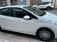 Usado Peugeot 208 Active 92 CV (67 kW) 2013 Blanco Utilitario