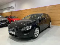 Usado Volvo V60 Momentum 150 CV (110 kW) 2016 Negro Familiar