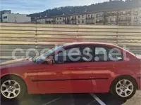 Usado BMW 318 90 CV (66 kW) 2001 Rojo Berlina