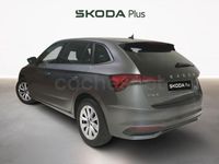 Usado Skoda Scala Selection 116 CV (85 kW) 2025 Gris / plata Utilitario
